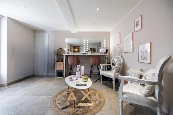 EXCLUSIVITE - MEYREUIL - MAISON DE VILLE - DEPENDANCE - JARDIN - PISCINE - TERRASSES - GARAGE -