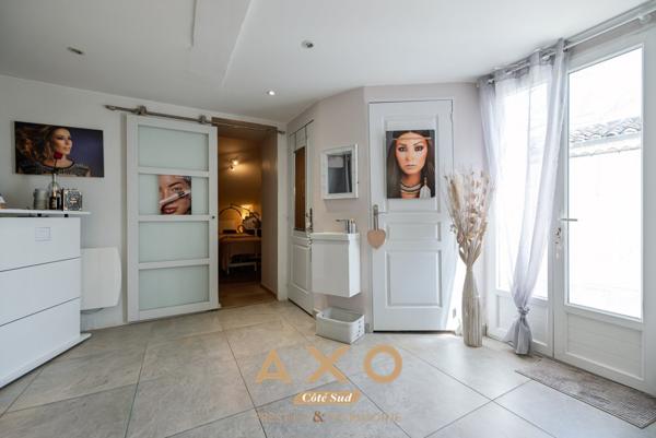 EXCLUSIVITE - MEYREUIL - MAISON DE VILLE - DEPENDANCE - JARDIN - PISCINE - TERRASSES - GARAGE -