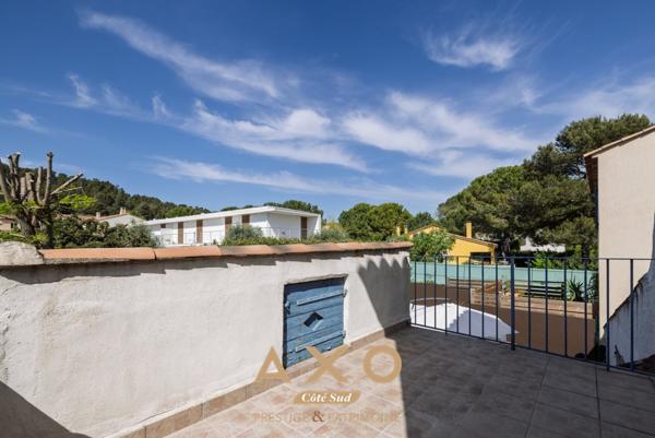 EXCLUSIVITE - MEYREUIL - MAISON DE VILLE - DEPENDANCE - JARDIN - PISCINE - TERRASSES - GARAGE -