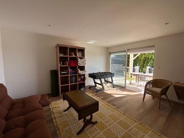 Maison familiale avec vue dégagée et piscine ? La Boisse