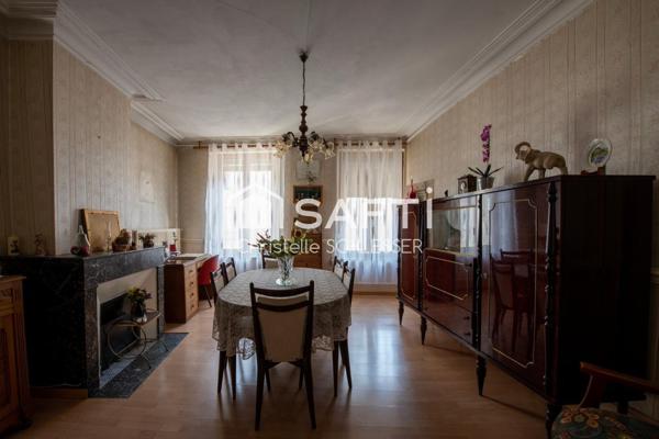 Maison de ville 126 m2 habitables pouvant être divisée en appartements avec un garage, une cave et un grenier aménageable