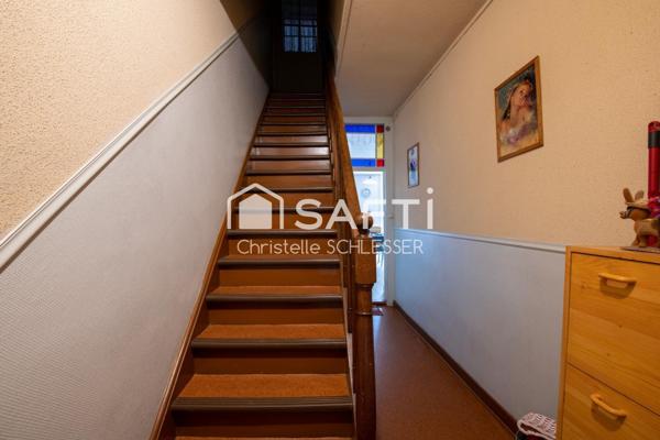 Maison de ville 126 m2 habitables pouvant être divisée en appartements avec un garage, une cave et un grenier aménageable