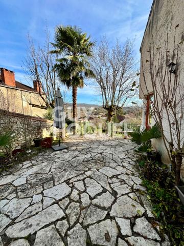 Grande maison familiale avec annexe et terrain à Espère