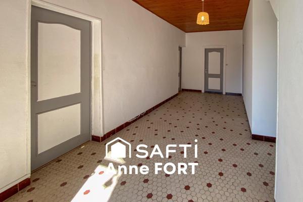 Ferme en pierre à rénover d'environ 132 m2 avec trois dépendances et terrain de 2500 m2