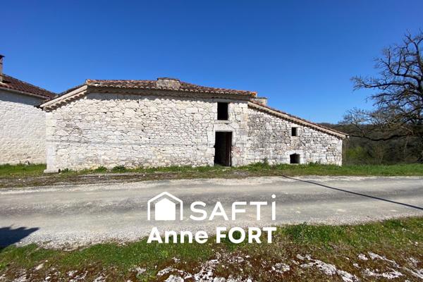 Ferme en pierre à rénover d'environ 132 m2 avec trois dépendances et terrain de 2500 m2