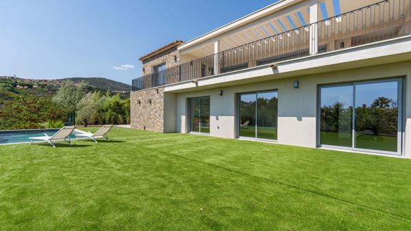 Vente Villa de luxe Les Issambres 7 Pièces 180 m²