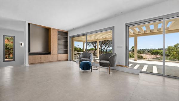 Vente Villa de luxe Les Issambres 7 Pièces 180 m²