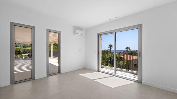 Vente Villa de luxe Les Issambres 7 Pièces 180 m²