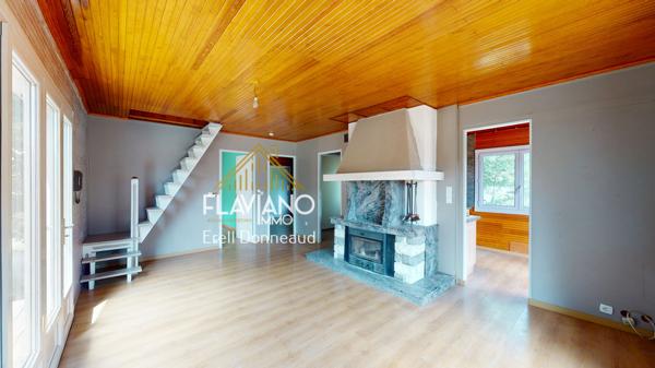Maison avec T2 au rez-de-chaussée total 110 M2