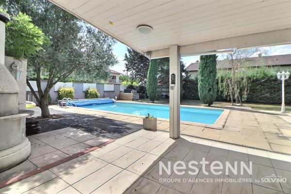 Maison Manissieux, 238m2, 8 pièces, 5 chambres, piscine, studio indépendant