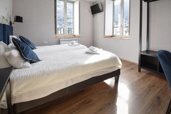 Dpt Hautes Pyrénées (65), à vendre proche de LUZ SAINT SAUVEUR Hôtel - Restaurant