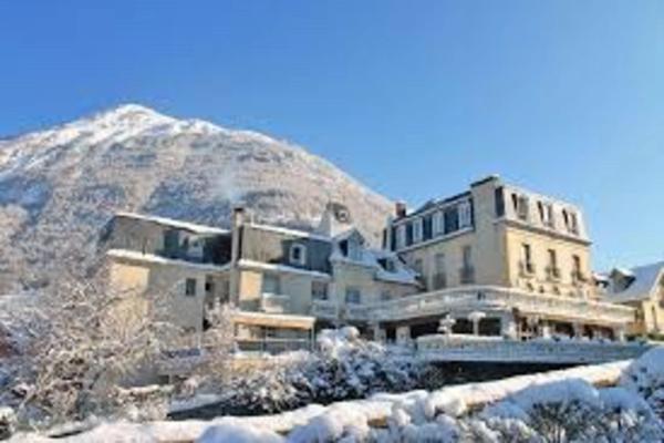 Dpt Hautes Pyrénées (65), à vendre proche de LUZ SAINT SAUVEUR Hôtel - Restaurant