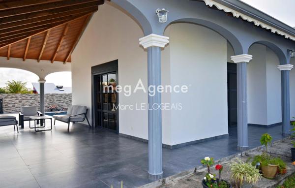 Maison à LE MOULE, 97160 - 5 pièces 210m²