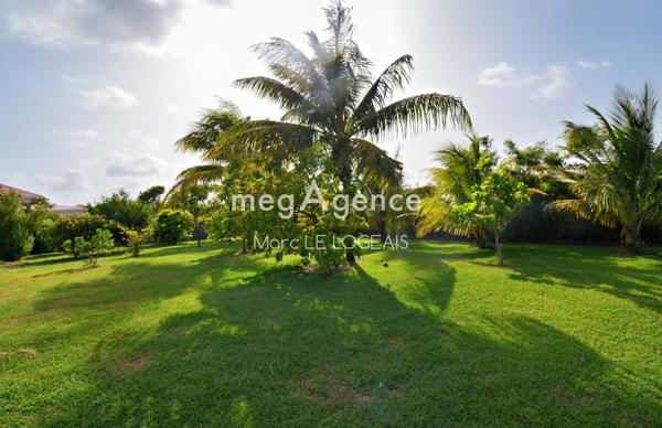 Maison à LE MOULE, 97160 - 5 pièces 210m²