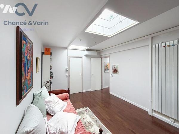 Duplex au cœur de Deauville – Rue piétonne, parking et cave - Vente longue