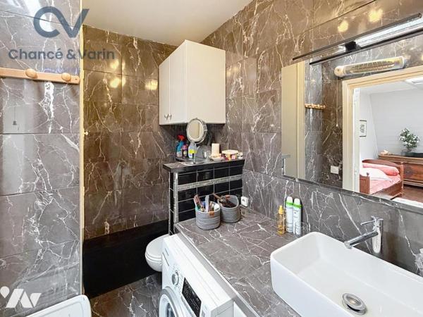 Duplex au cœur de Deauville – Rue piétonne, parking et cave - Vente longue