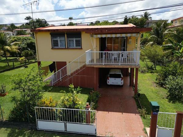 Maison à LE LAMENTIN, 97232 - 5 pièces 94m²
