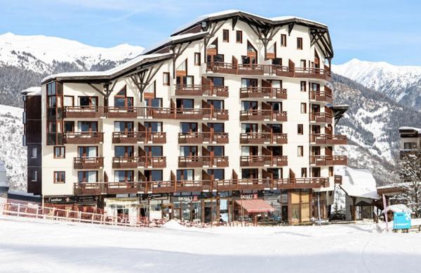 INVESTISSEMENT LOCATIF – Courchevel – Résidence de tourisme Le Britania - 4,26 % de rentabilité