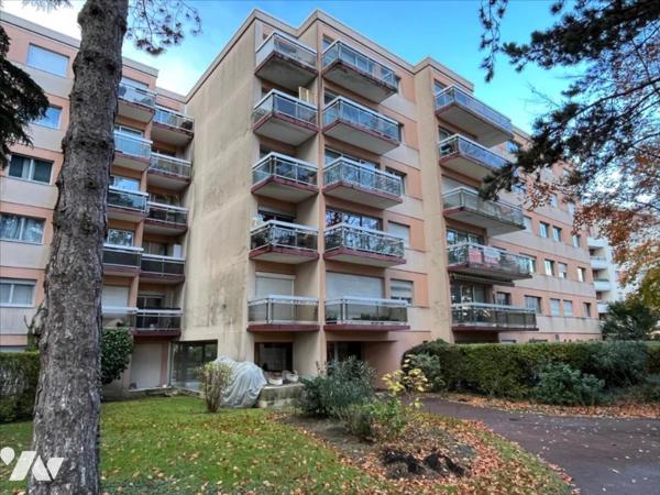 APPARTEMENT T4 79 m² AVEC CAVE ET PARKING