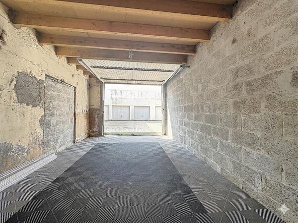 A VENDRE GARAGE AVEC GRENIER à MARANS proche quais sur 2 niveaux