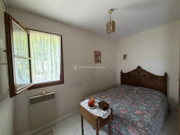 Vente                                                      Appartement
                        
                     2 pièces                      25 m2                     à La Chartre-sur-le-Loir