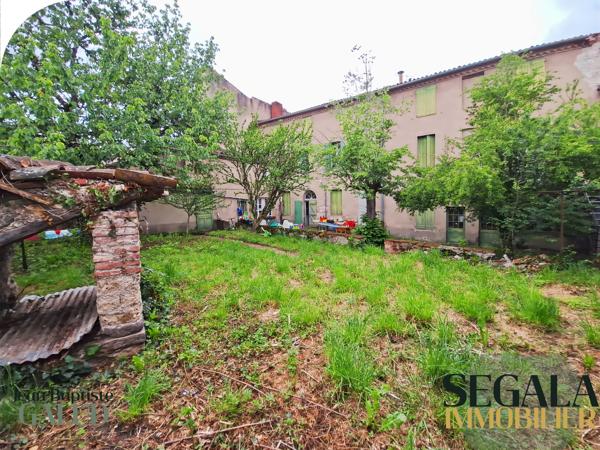 Immeuble dans le centre ville de Carmaux - 650 m² au sol