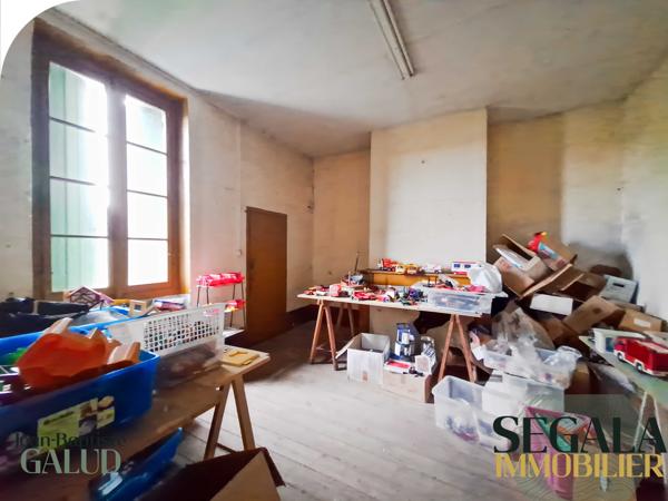 Immeuble dans le centre ville de Carmaux - 650 m² au sol
