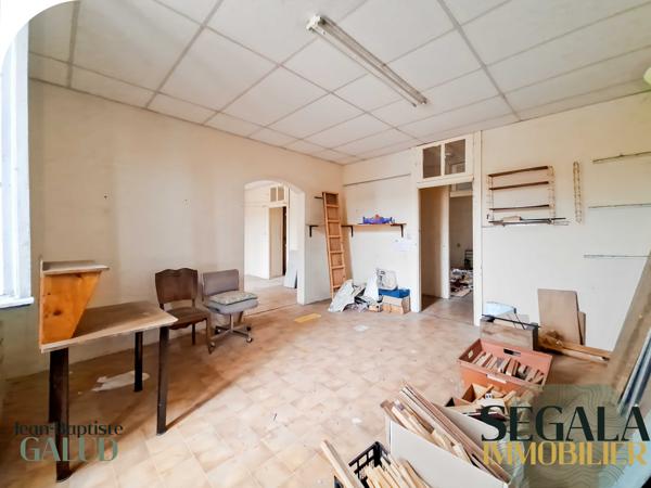 Immeuble dans le centre ville de Carmaux - 650 m² au sol