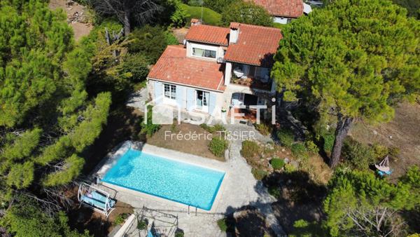 Chateauneuf Pré-Du-Lac : Villa 5 pièces avec piscine.