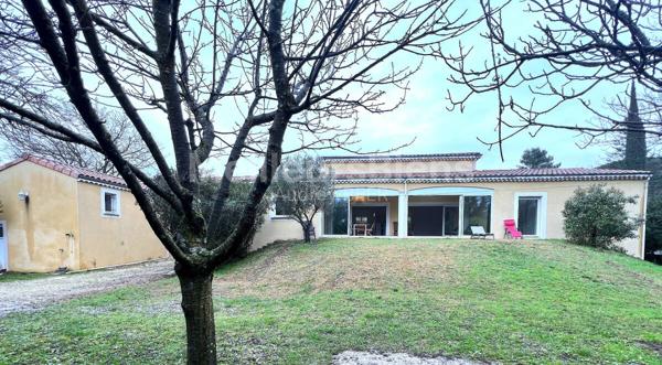 Villa plain-pied avec dépendance