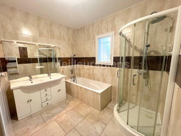 Villa plain-pied avec dépendance