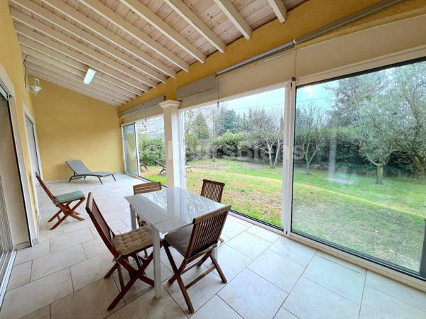 Villa plain-pied avec dépendance