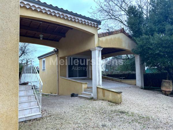 Villa plain-pied avec dépendance