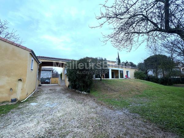 Villa plain-pied avec dépendance