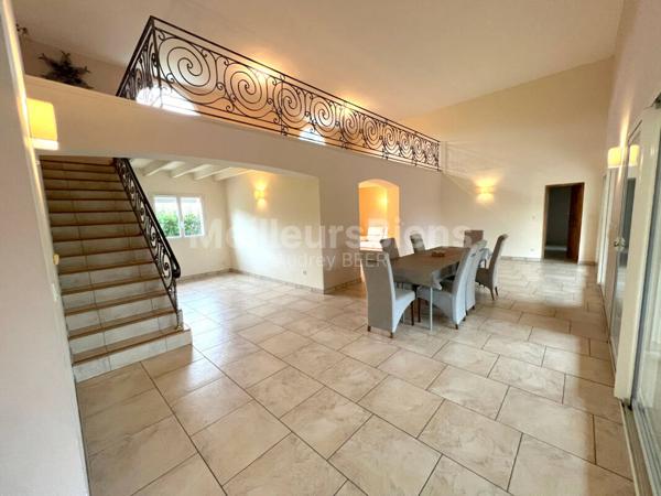 Villa plain-pied avec dépendance