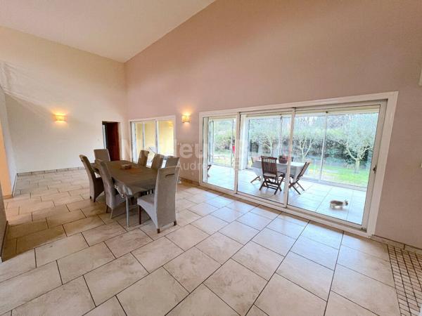 Villa plain-pied avec dépendance