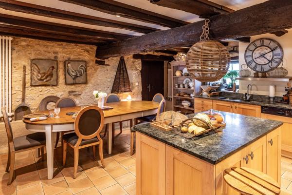 Vente Maison de luxe Vergt 15 Pièces 280 m²