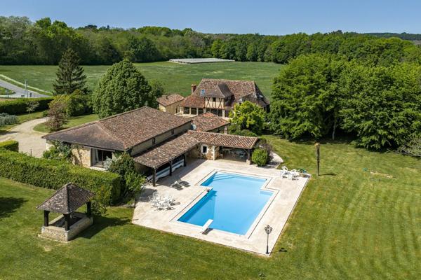 Vente Maison de luxe Vergt 15 Pièces 280 m²