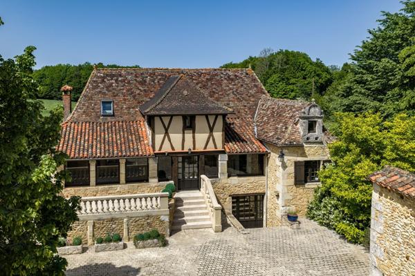 Vente Maison de luxe Vergt 15 Pièces 280 m²