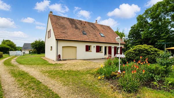 Maison familiale avec dépendances sur plus de 4 000 m² au calme