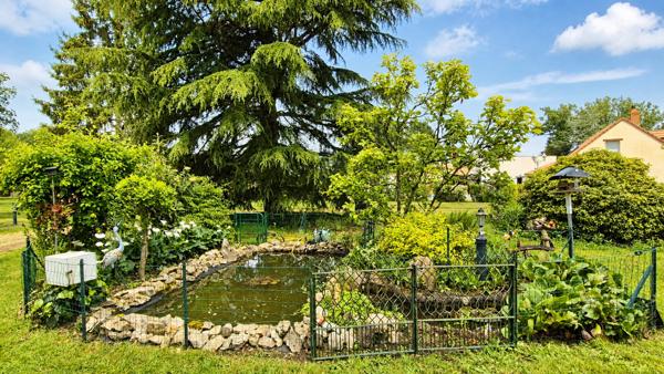 Maison familiale avec dépendances sur plus de 4 000 m² au calme
