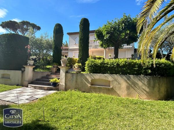 Maison à vendre 6 pièces 125m² Saint-Raphaël (83700)