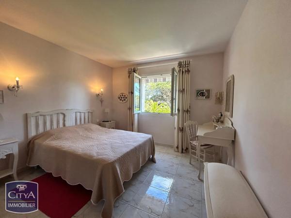 Maison à vendre 6 pièces 125m² Saint-Raphaël (83700)