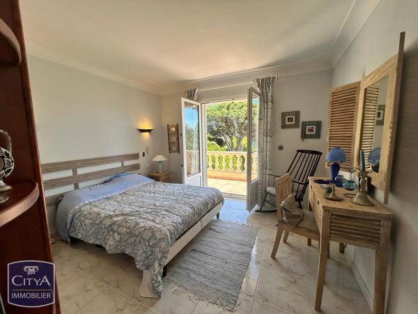 Maison à vendre 6 pièces 125m² Saint-Raphaël (83700)