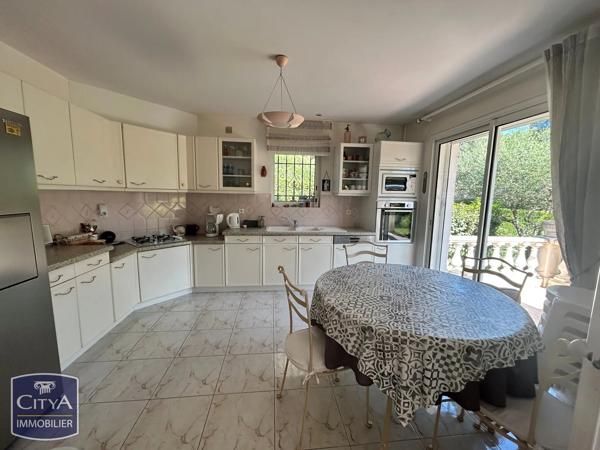 Maison à vendre 6 pièces 125m² Saint-Raphaël (83700)