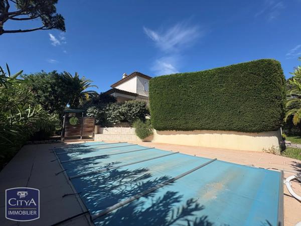 Maison à vendre 6 pièces 125m² Saint-Raphaël (83700)