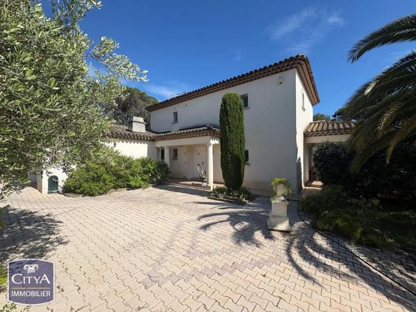 Maison à vendre 6 pièces 125m² Saint-Raphaël (83700)