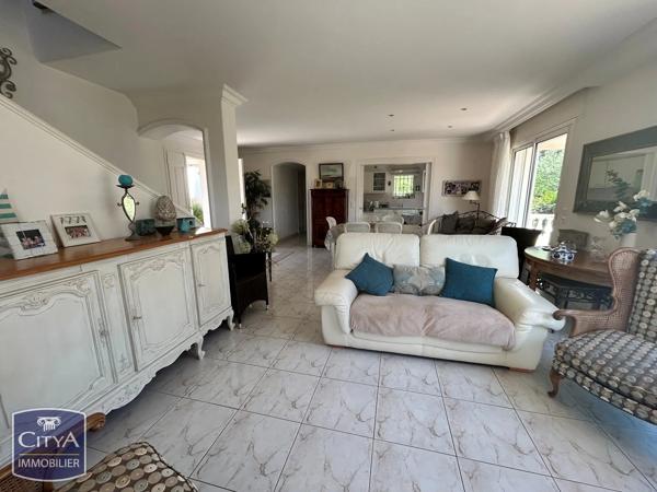 Maison à vendre 6 pièces 125m² Saint-Raphaël (83700)