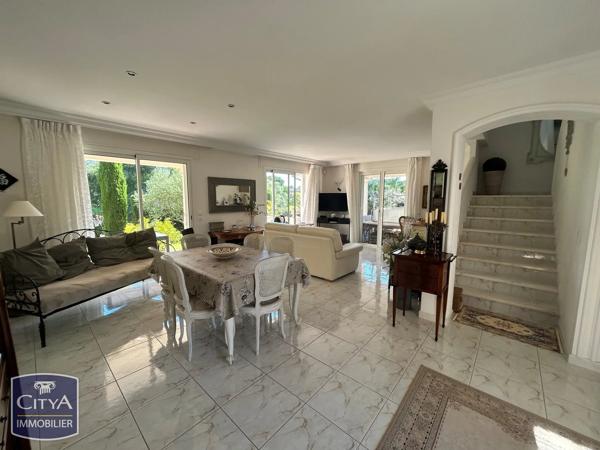 Maison à vendre 6 pièces 125m² Saint-Raphaël (83700)