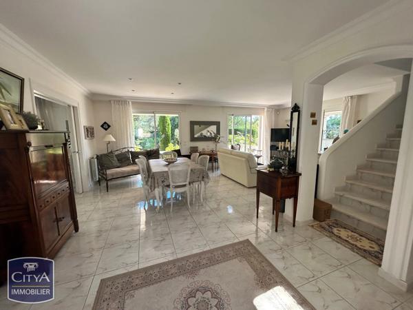 Maison à vendre 6 pièces 125m² Saint-Raphaël (83700)